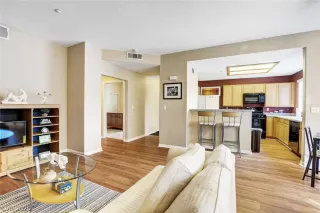 Photo #5: 2182872 Listing 