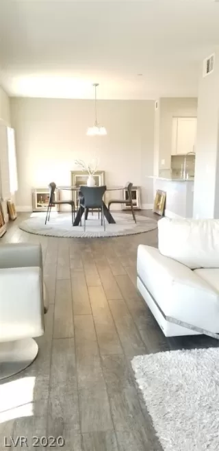 Photo #5: 2182941 Listing 