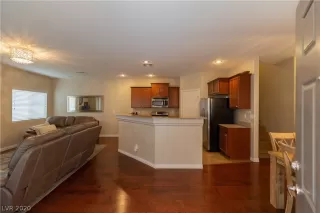 Photo #5: 2183040 Listing