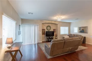 Photo #6: 2183040 Listing