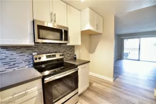 Photo #2: 2183119 Listing