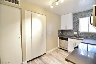 Photo #3: 2183119 Listing