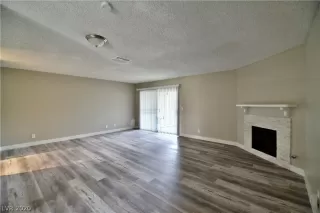 Photo #4: 2183119 Listing