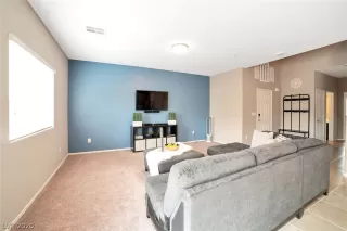 Photo #4: 2183202 Listing