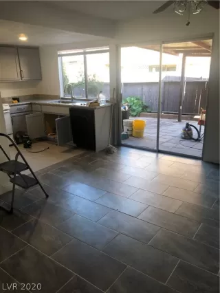 Photo #5: 2183246 Listing