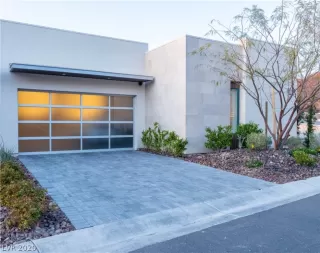 Photo #4: 2183263 Listing