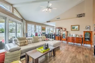 Photo #2: 2183358 Listing 