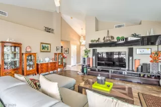 Photo #5: 2183358 Listing 