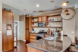 Photo #6: 2183423 Listing