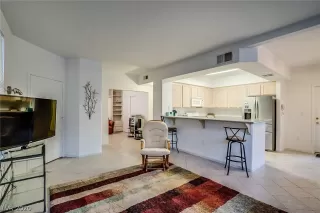 Photo #5: 2183428 Listing 