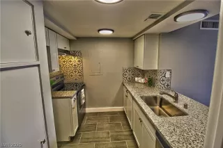 Photo #5: 2183570 Listing 