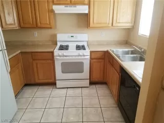 Photo #1: 2183591 Listing