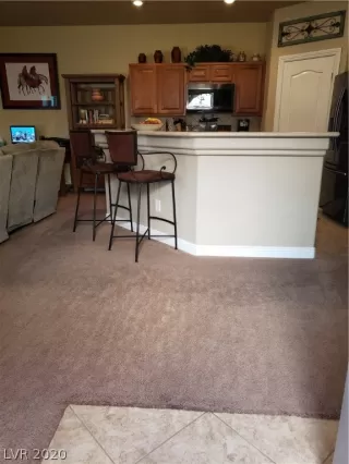 Photo #4: 2183658 Listing