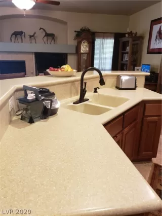 Photo #6: 2183658 Listing