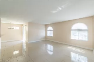 Photo #3: 2183766 Listing