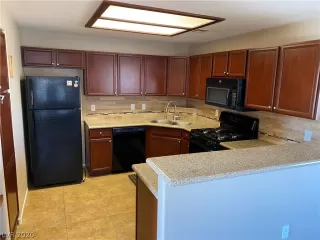 Photo #3: 2183825 Listing