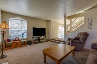 Photo #4: 2183870 Listing