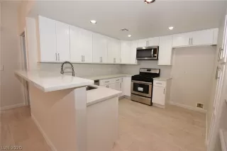 Photo #3: 2183923 Listing