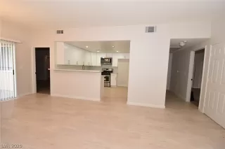 Photo #4: 2183923 Listing