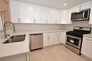 Photo #5: 2183923 Listing