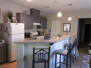 Photo #3: 2183948 Listing