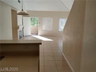 Photo #5: 2183958 Listing 