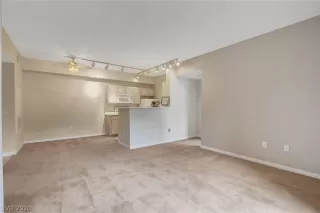 Photo #5: 2184073 Listing