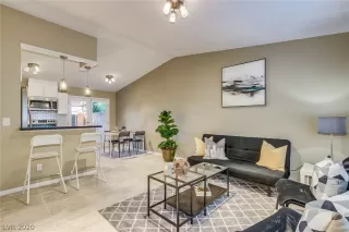 Photo #3: 2184193 Listing 