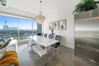 Photo #3: 2184213 Listing