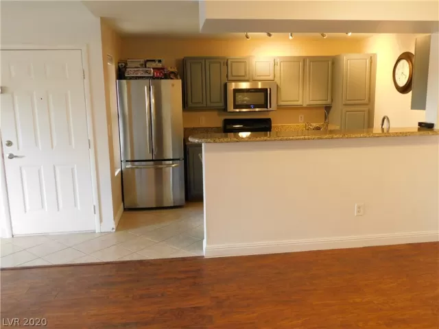 MLS: 2184270 Condo For Sale