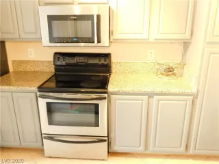 Photo #3: 2184270 Listing 