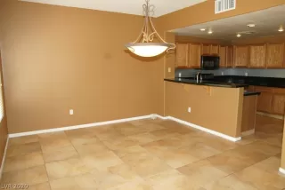 Photo #4: 2184488 Listing