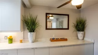 Photo #3: 2184526 Listing