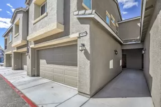 Photo #2: 2184540 Listing