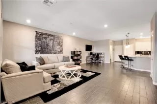 Photo #1: 2184583 Listing