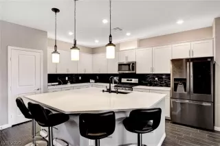 Photo #3: 2184583 Listing