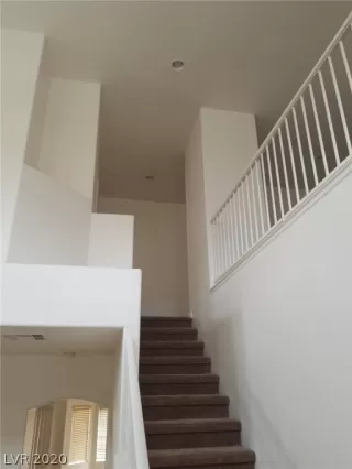 Photo #5: 2184597 Listing