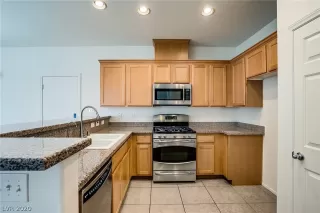 Photo #2: 2184623 Listing