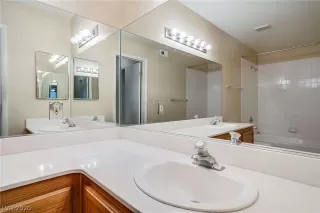 Photo #3: 2184626 Listing