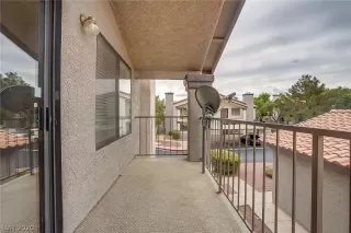 Photo #4: 2184626 Listing