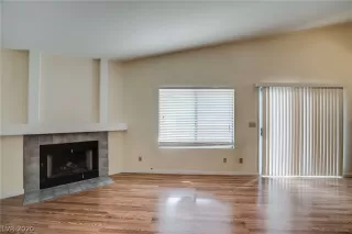 Photo #6: 2184626 Listing