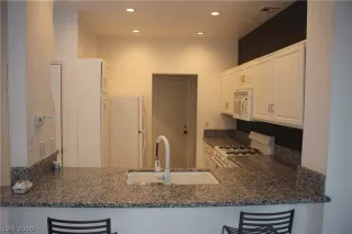 Photo #3: 2184750 Listing 