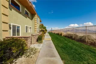 Photo #4: 2184751 Listing 