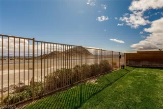 Photo #5: 2184751 Listing 