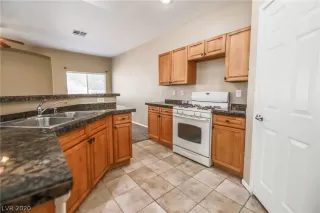 Photo #4: 2184770 Listing