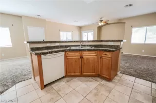 Photo #5: 2184770 Listing