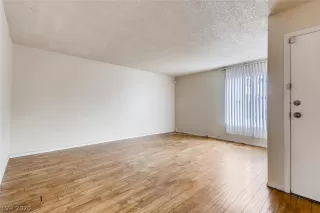 Photo #4: 2184775 Listing 