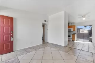 Photo #3: 2184801 Listing