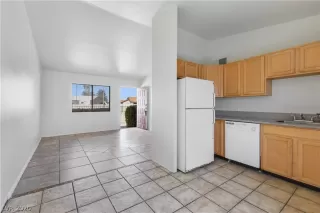 Photo #6: 2184801 Listing