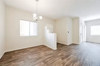 Photo #2: 2184898 Listing 